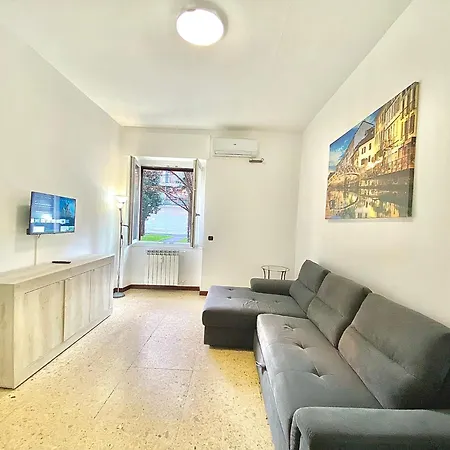 Moderno A Pochi Passi Dalla Metro ميلان