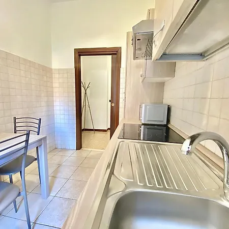 Moderno A Pochi Passi Dalla Metro شقة *